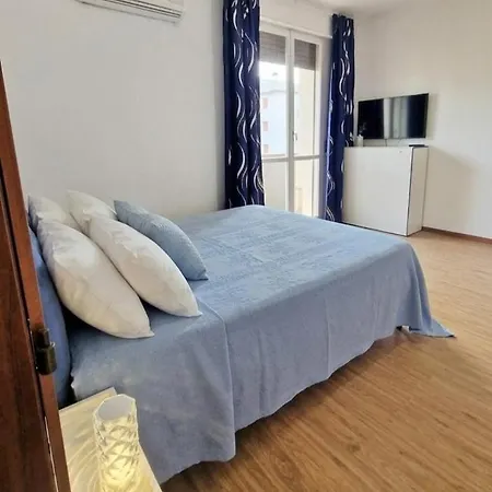 Ambra Blu Monolocale Con Terrazzo *